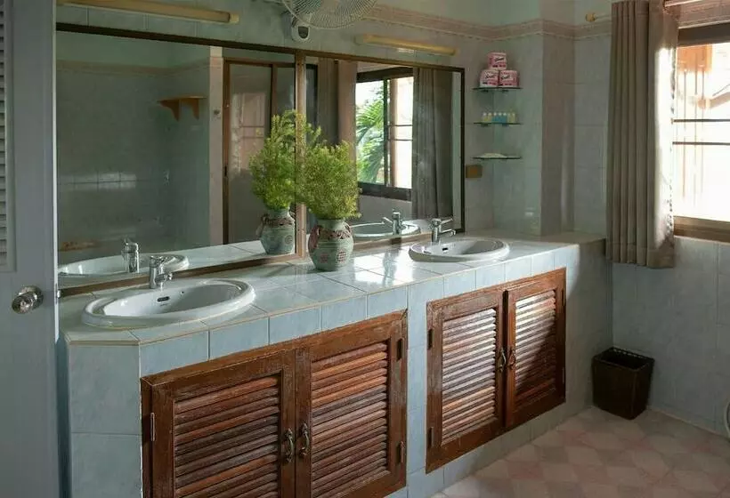 Xanadu Pool Villa At Phala