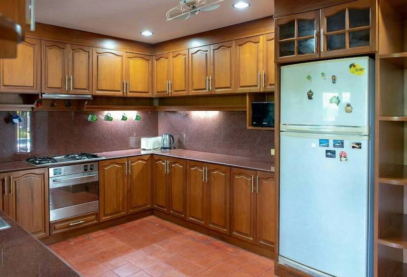 Xanadu Pool Villa At Phala