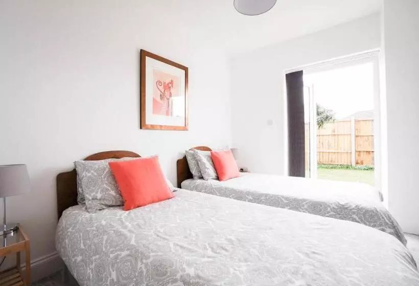 Aaa Stay Garden Apartment
