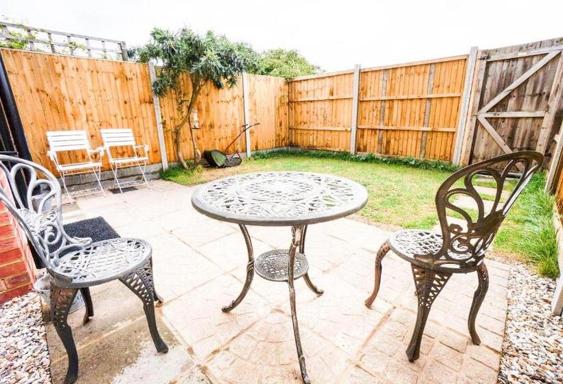 Aaa Stay Garden Apartment