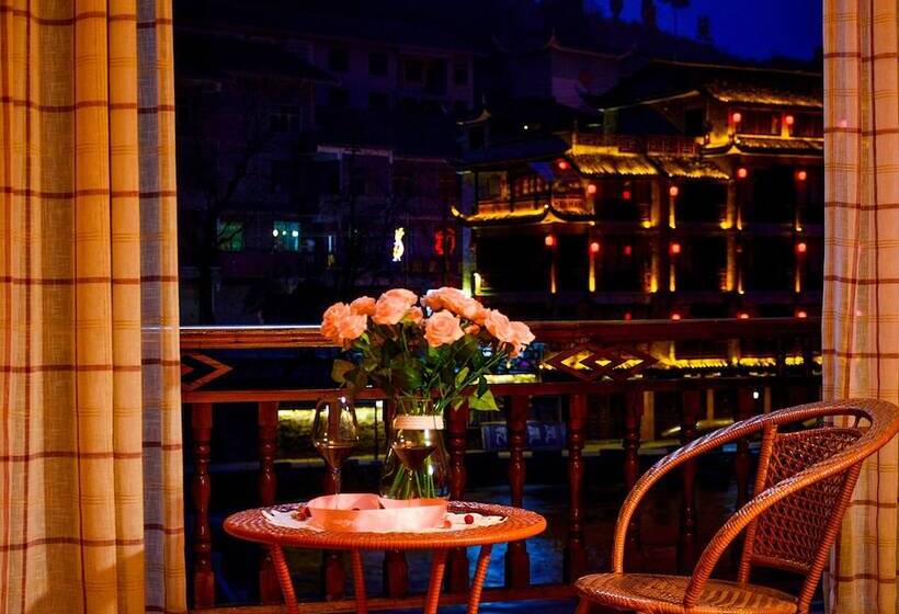 簡易ホテル Fenghuang Joy Riverview