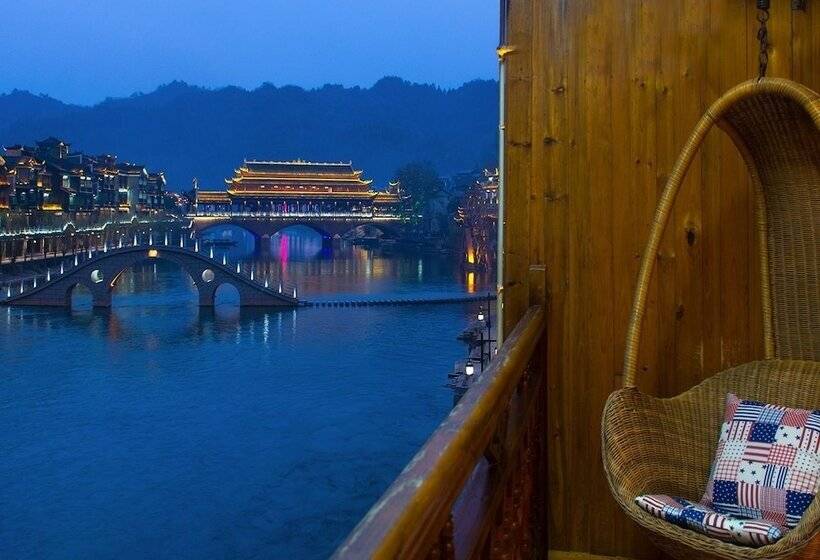 簡易ホテル Fenghuang Joy Riverview