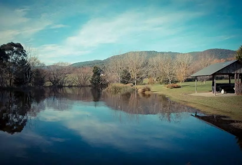 簡易ホテル Sanctuary Park Cottages