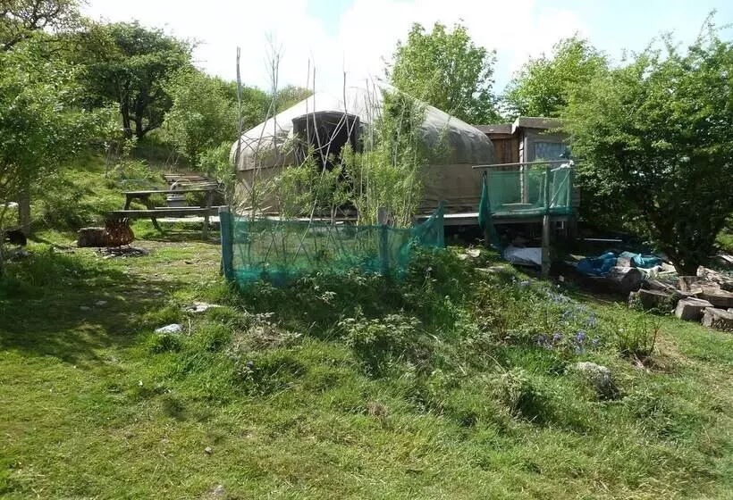 Hostal Yurt Luxury & Bathouse