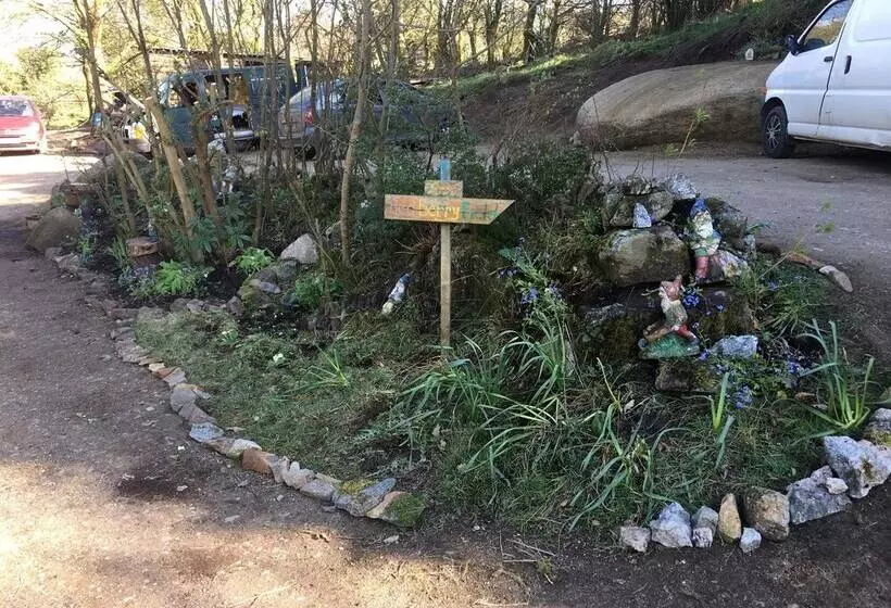 Hostal Yurt Luxury & Bathouse