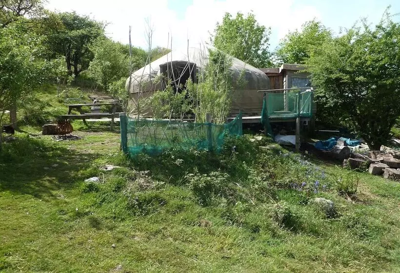 Hostal Yurt Luxury & Bathouse