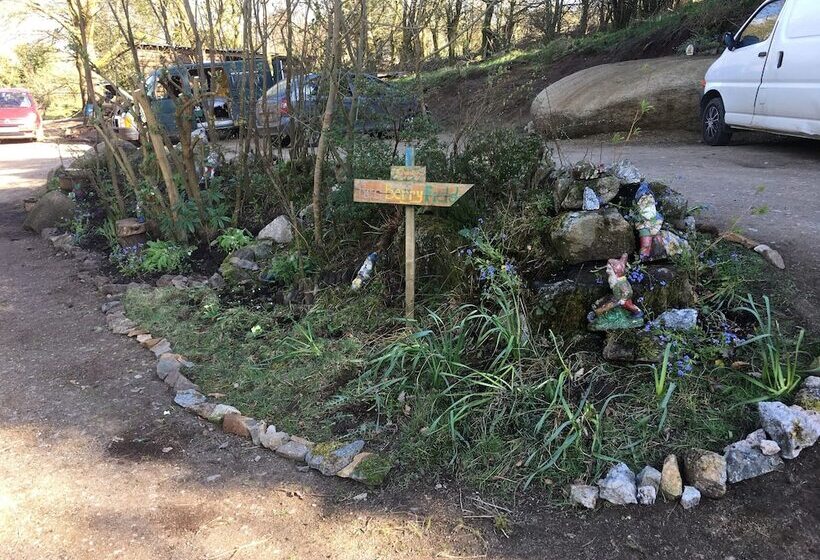 Хостел Yurt Luxury & Bathouse