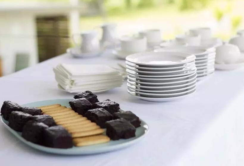 Crossroads Hotel Lae