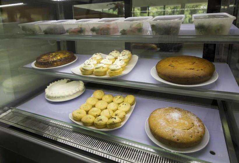 Crossroads Hotel Lae