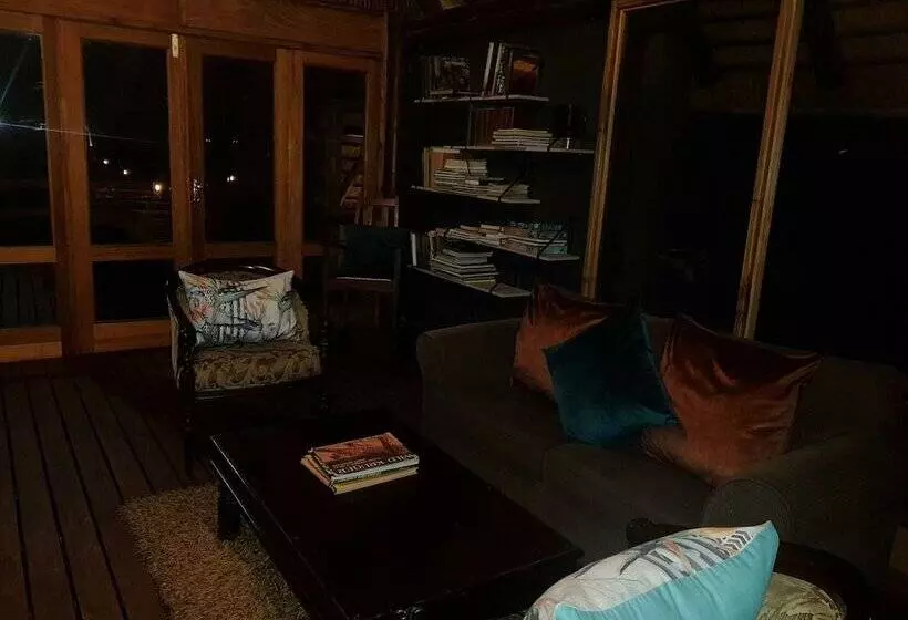 ホテル Elephant Plains Game Lodge