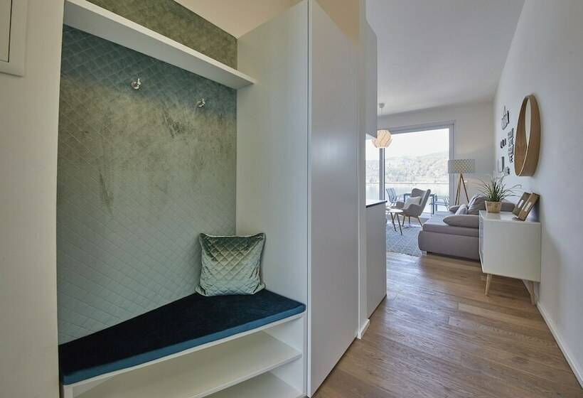 Отель Hermitage Apartments