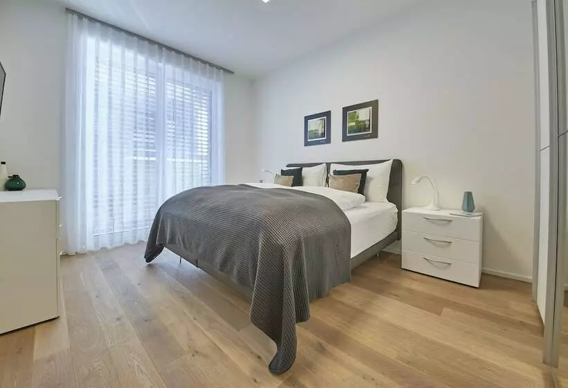 Hotelli Hermitage Apartments