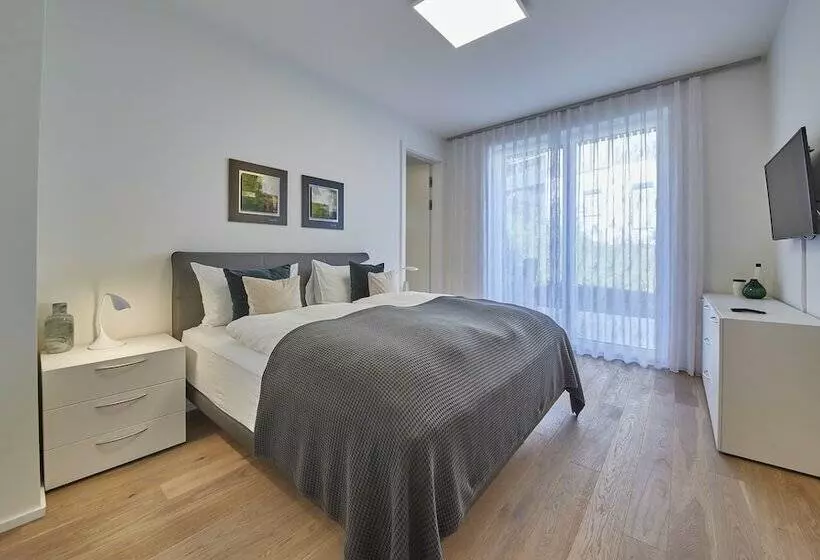 Hotelli Hermitage Apartments