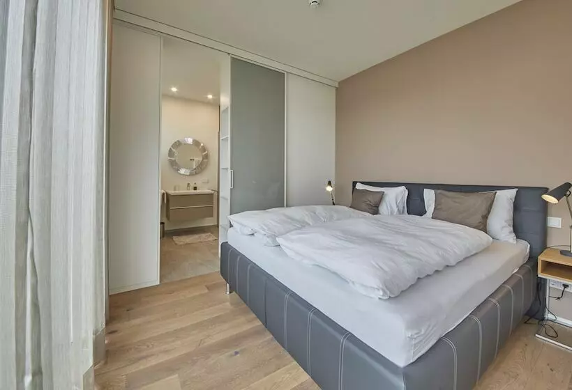 Hotelli Hermitage Apartments