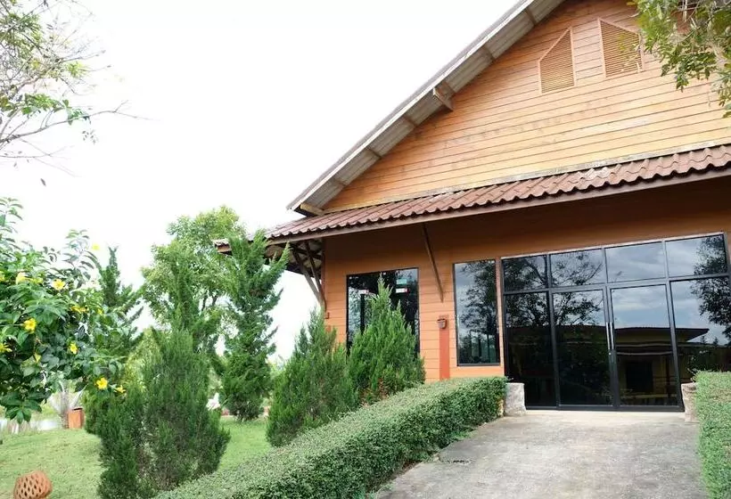 ホテル Nadedow Resort
