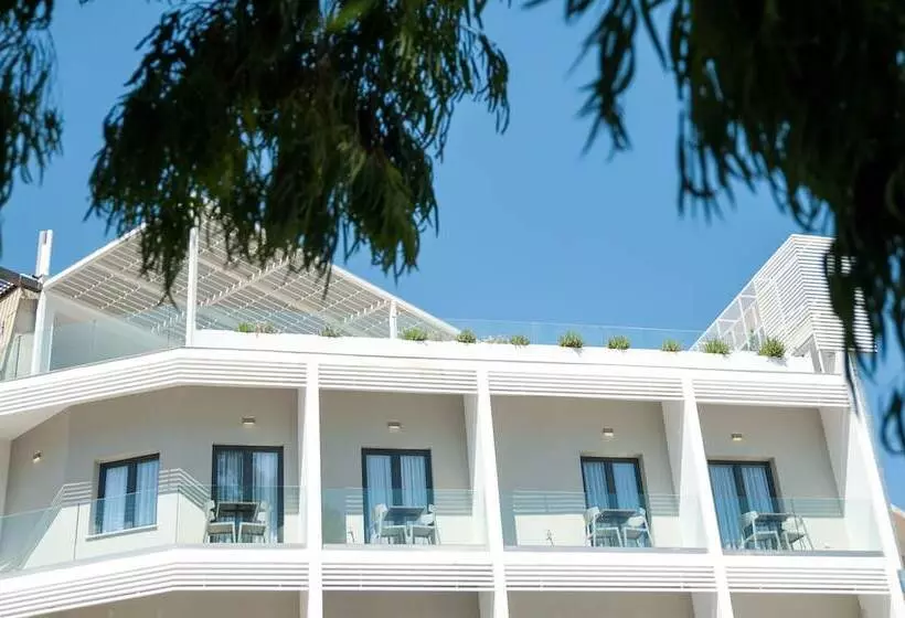 Seasabelle Hotel Near Athens Airport