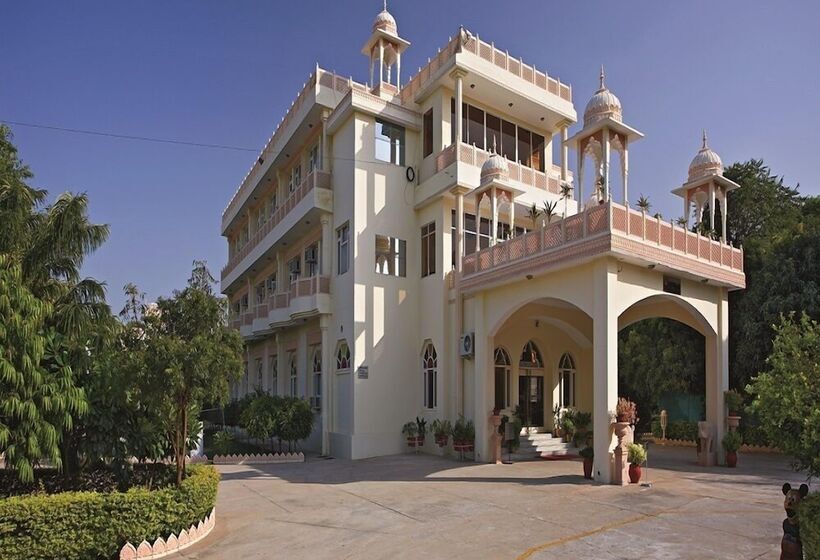 호텔 Shubham Resort