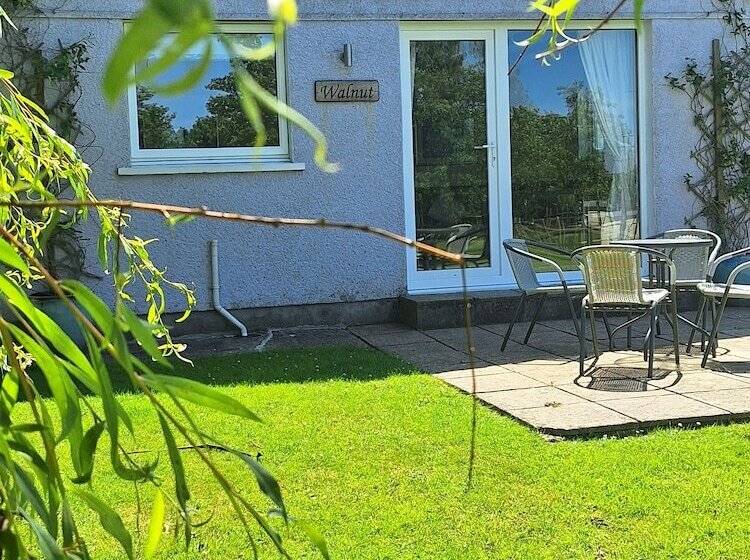 Отель Thornbury Holiday Park