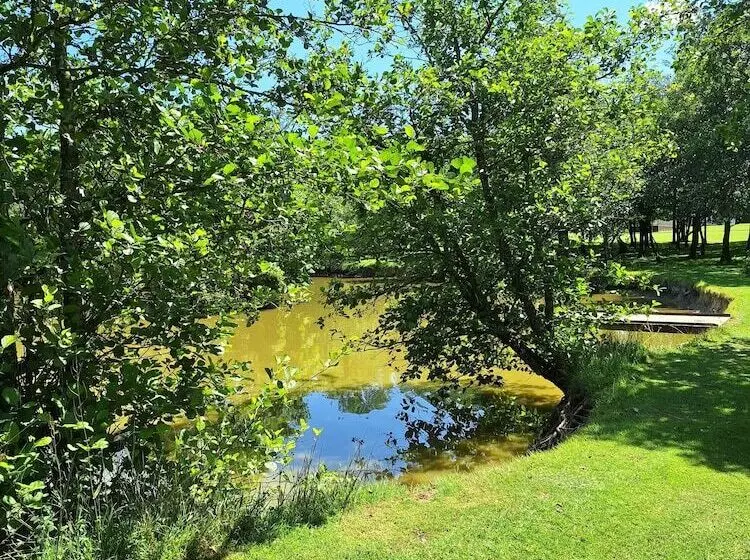 Hotelli Thornbury Holiday Park