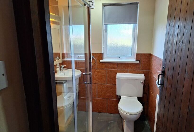 Отель Thornbury Holiday Park