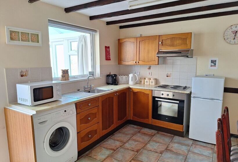 Отель Thornbury Holiday Park