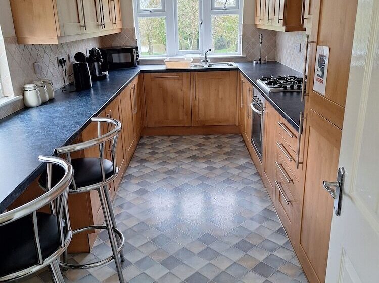 Отель Thornbury Holiday Park