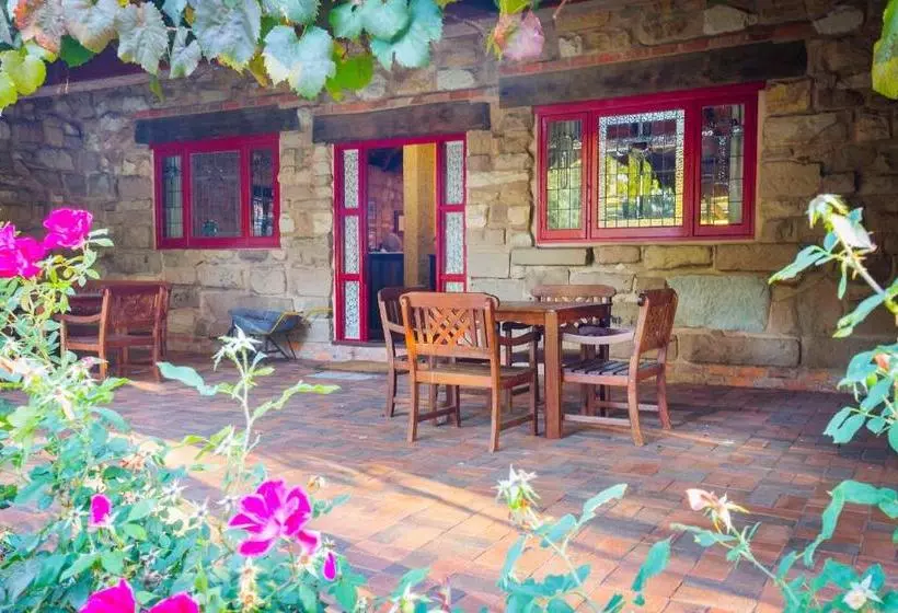 Monkey Place Country House