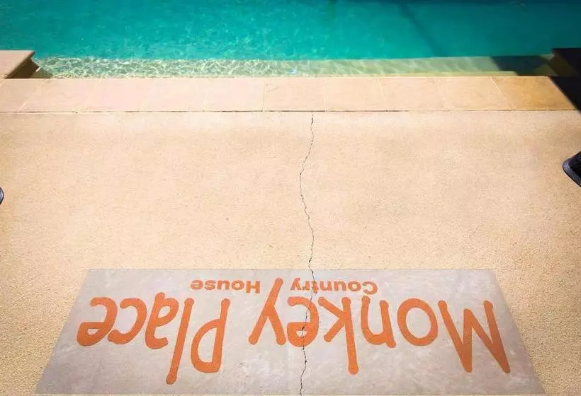 Monkey Place Country House