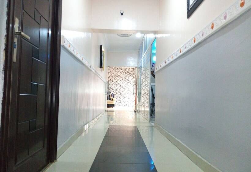 Multifield Hotel & Suites