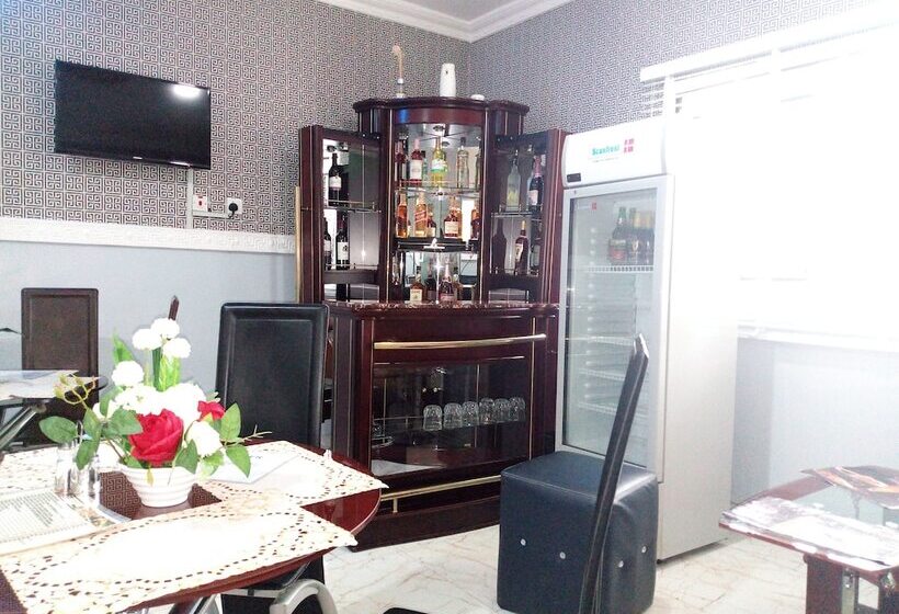 Multifield Hotel & Suites