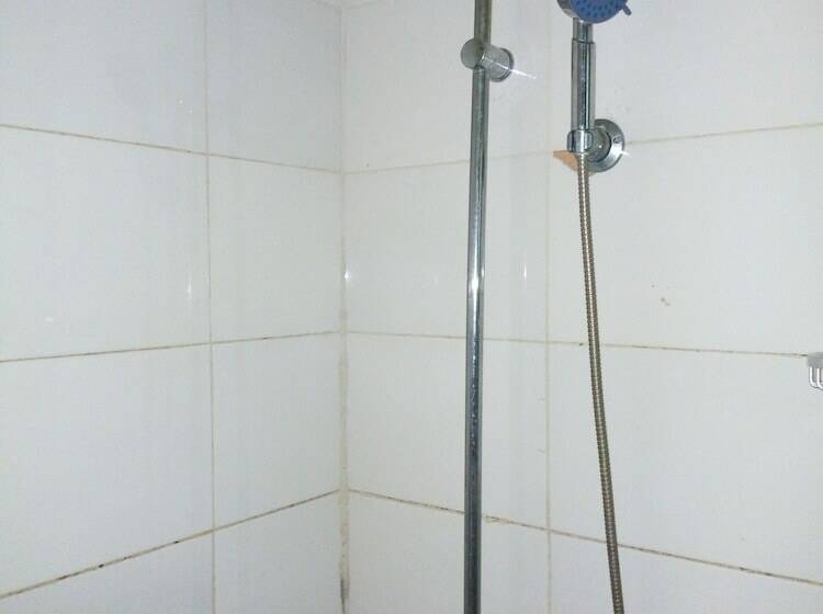 Multifield Hotel & Suites