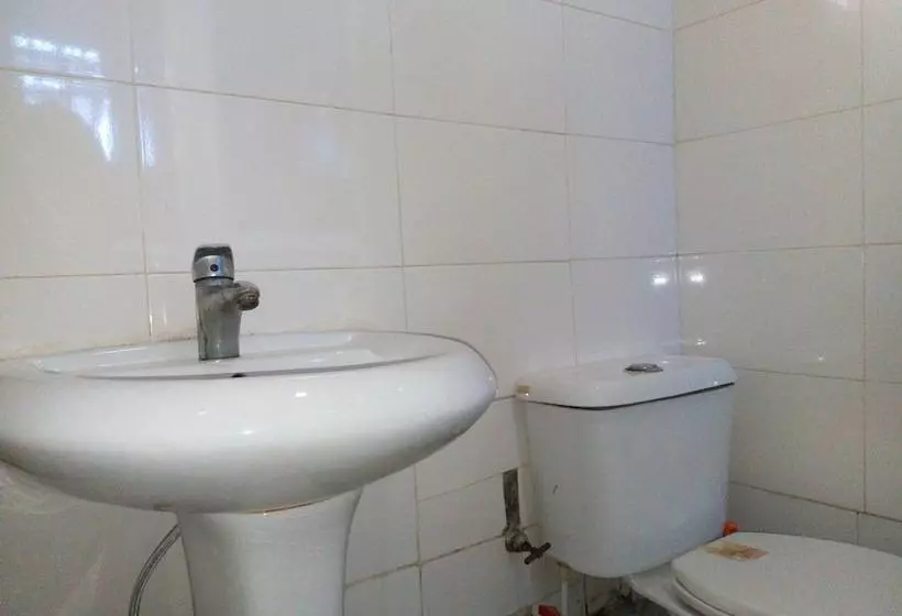 Multifield Hotel & Suites