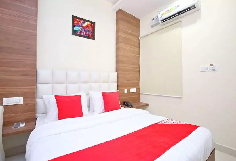 Oyo 15975 Hotel 365