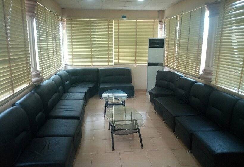 Pholard Hotel And Suites