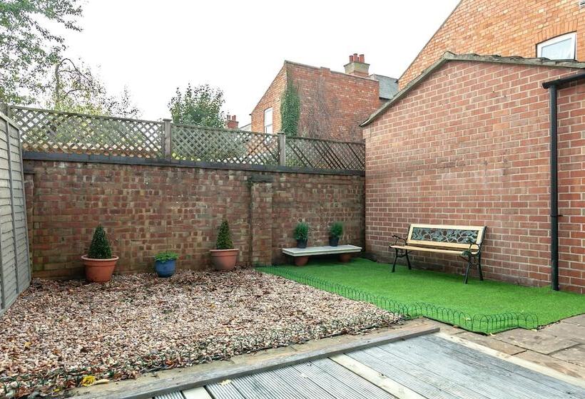 Portobello House Newark