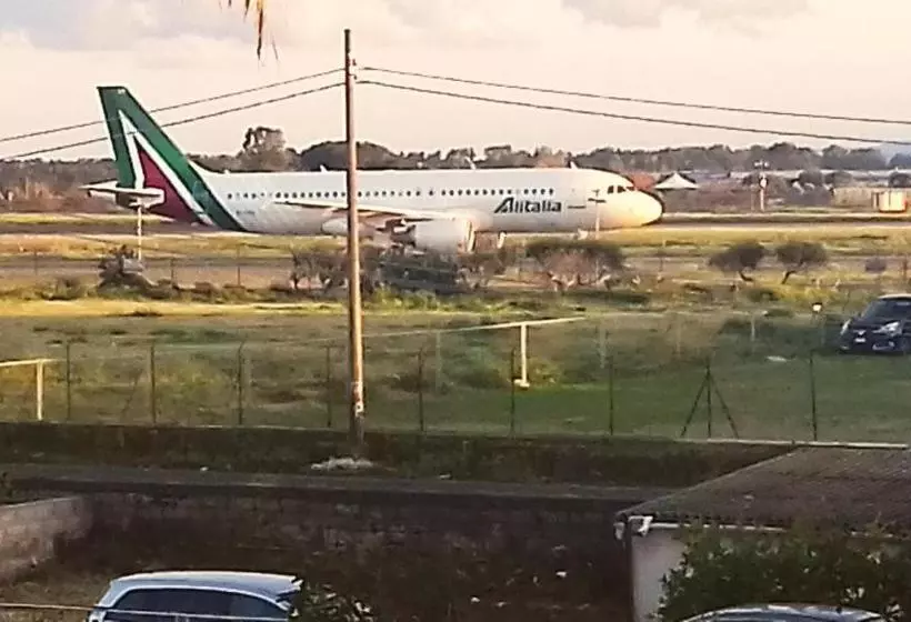 تختخواب و صبحانه Bed And Fly Aeroporto Catania Reception H24
