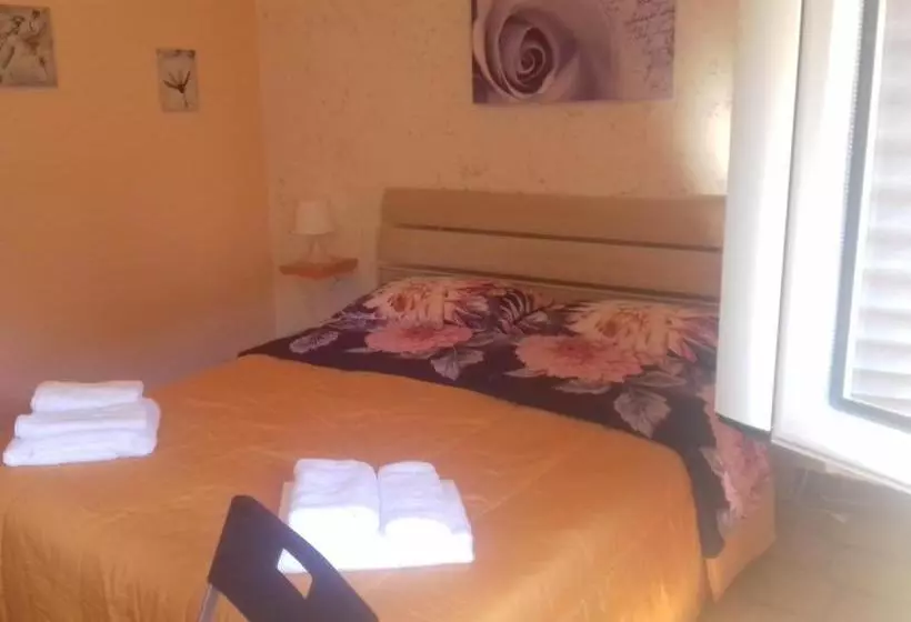 تختخواب و صبحانه Bed And Fly Aeroporto Catania Reception H24