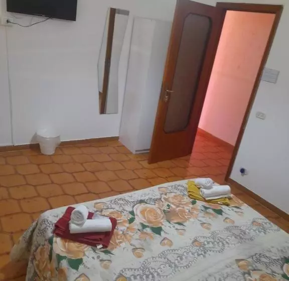 تختخواب و صبحانه Bed And Fly Aeroporto Catania Reception H24