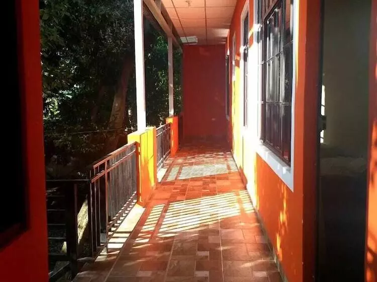 تختخواب و صبحانه Hostal Doña Marta