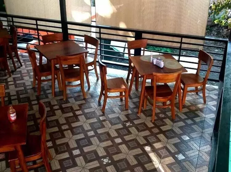 تختخواب و صبحانه Hostal Doña Marta