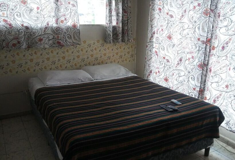 ベッドアンドブレックファースト Hostal Doña Marta