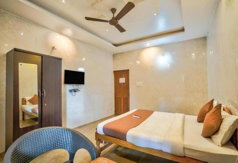 בית מלון כפרי Calangute Sea Steps