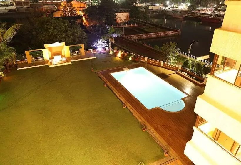 ホテル Patang Residency