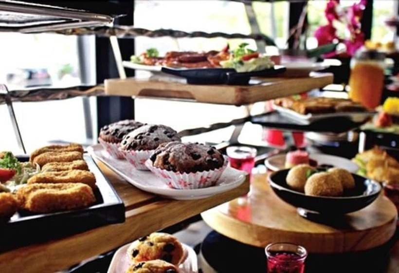 בית מלון כפרי Swissbelinn Cikarang