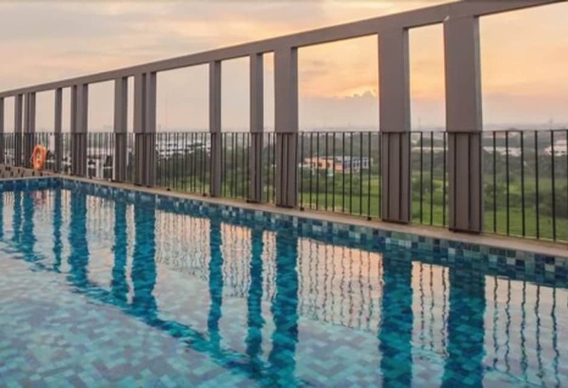 בית מלון כפרי Swissbelinn Cikarang