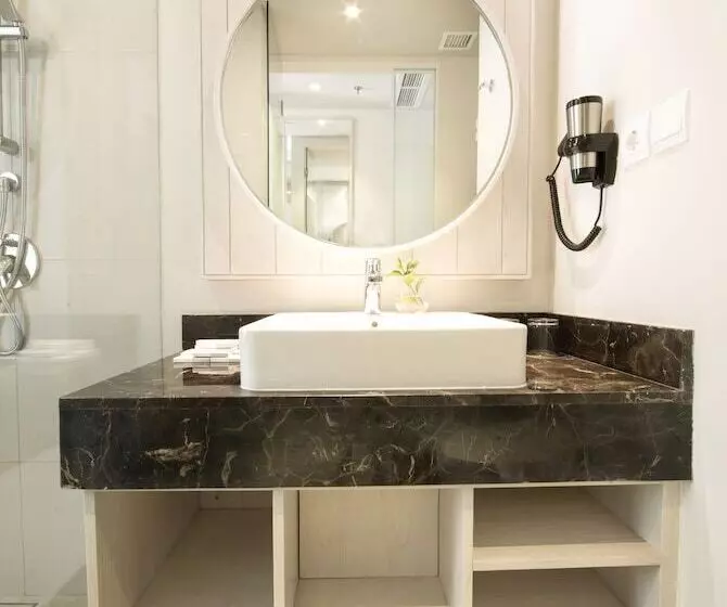 Hotel Swissbelinn Cikarang