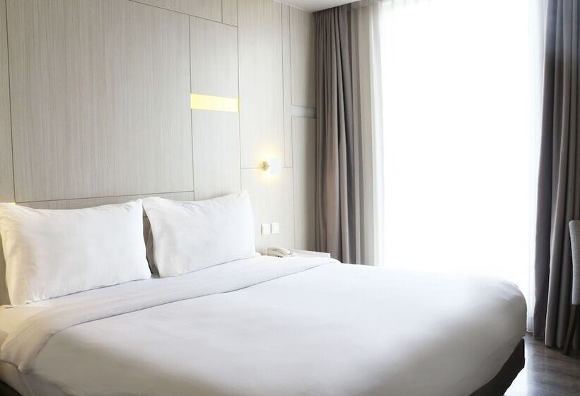 בית מלון כפרי Swissbelinn Cikarang