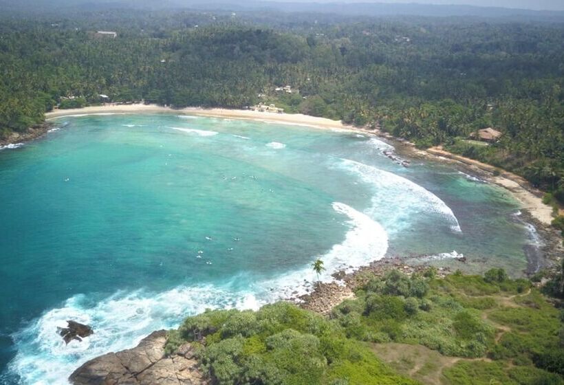 هتل Villa Hiriketiya