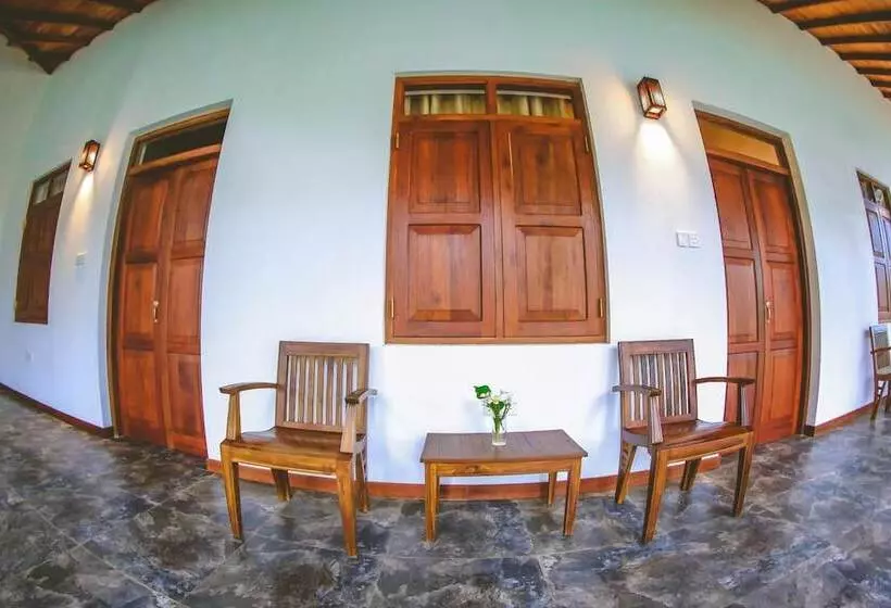 Hotelli Villa Hiriketiya