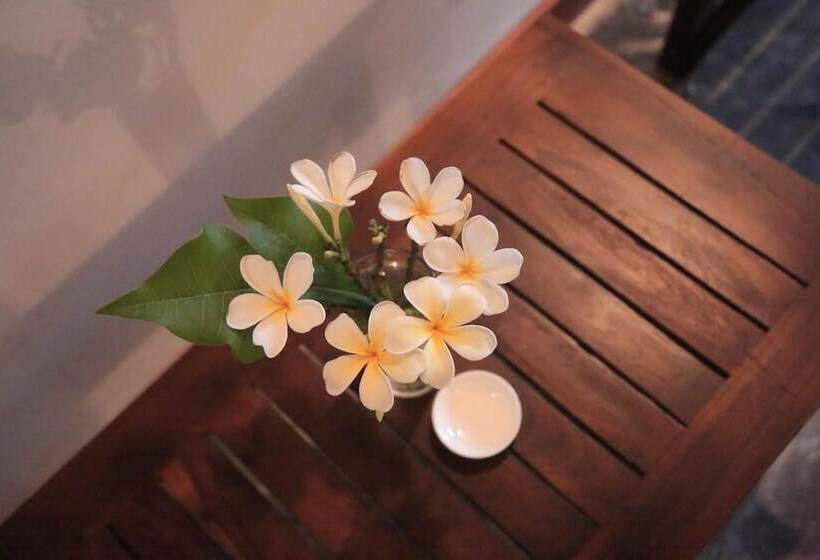 هتل Villa Hiriketiya